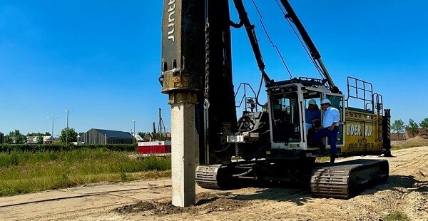 Eerste paal Stahlberg Alphen aan den Rijn NIEUWS