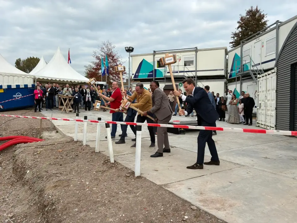 Eerste paal The Hill Bowlingbaan Gouda