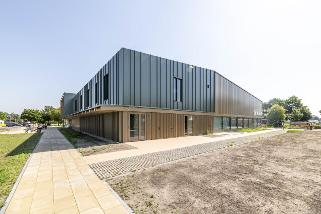 Herbouw zwembad de Schelft   Noordwijkerhout 0624